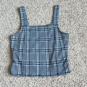 Extra small black and white checkered cropped tank.